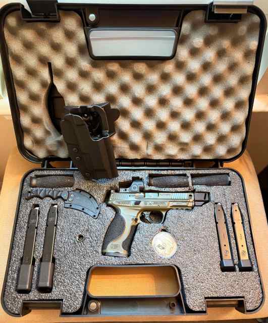 S&amp;W M&amp;P 2.0 Spec Series package