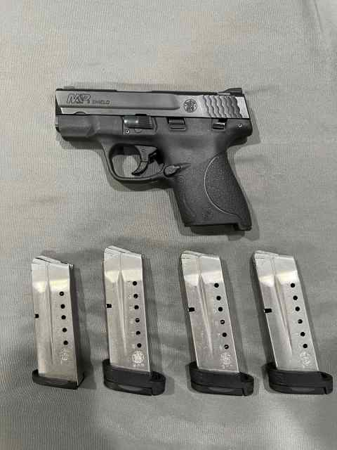 Smith &amp; Wesson M&amp;P9 Shield 1.0