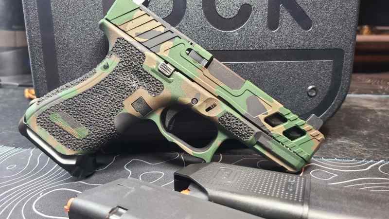 glock 19 g5 m81 cerakote stippled