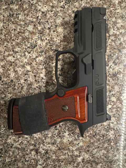 P320 AXG/Arc Division build