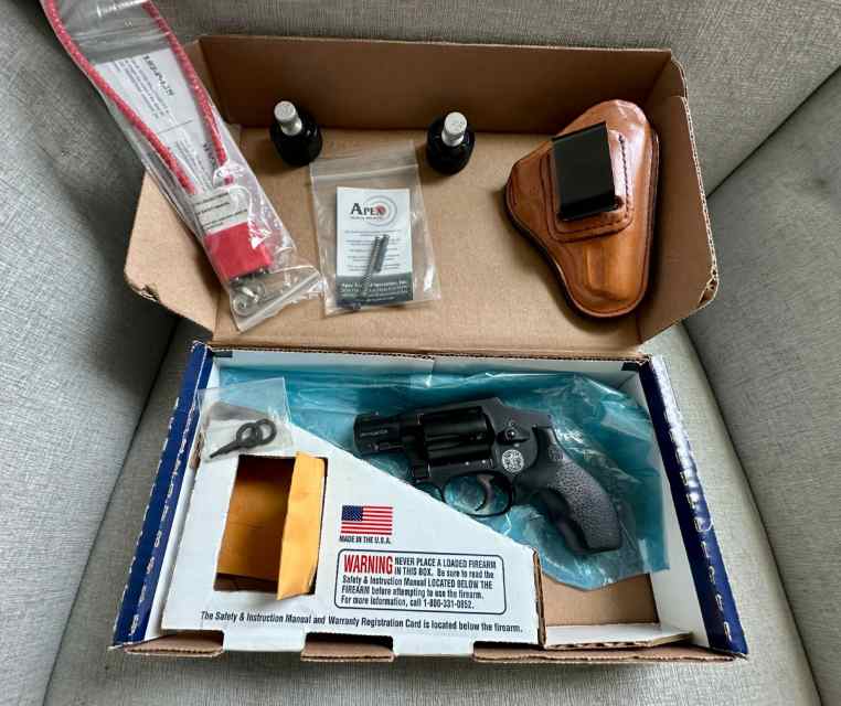 S&W.jpg