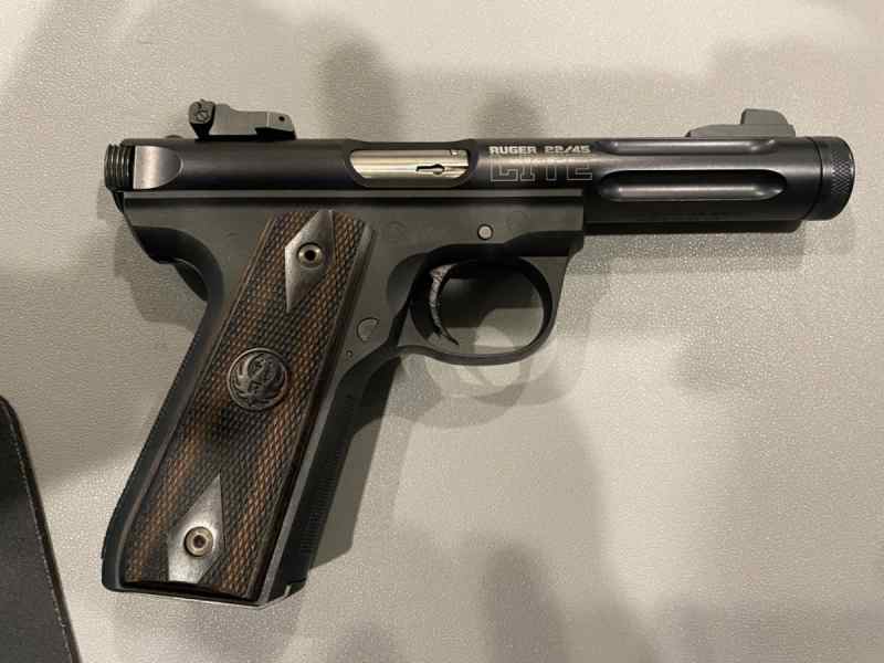 Ruger 22/45 Lite, threaded