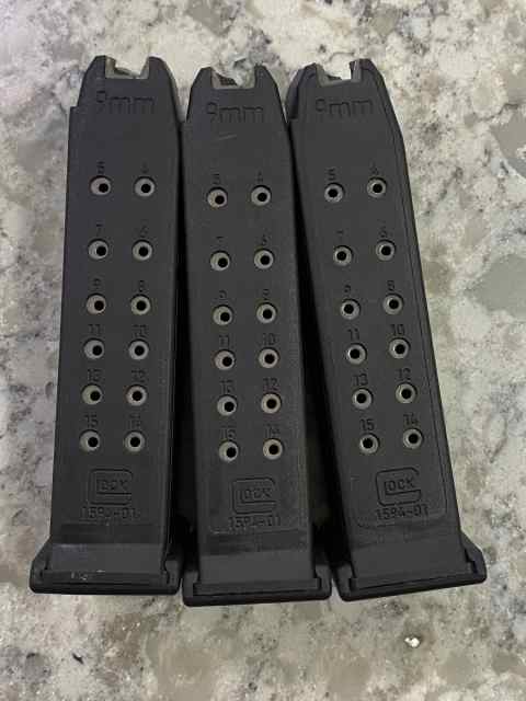 3X Glock 19 G19 Factory 15-Round Magazines