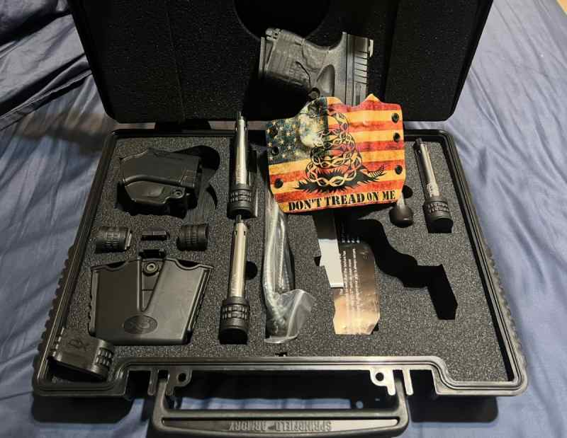 Springfield XDS .45 ACP + extras