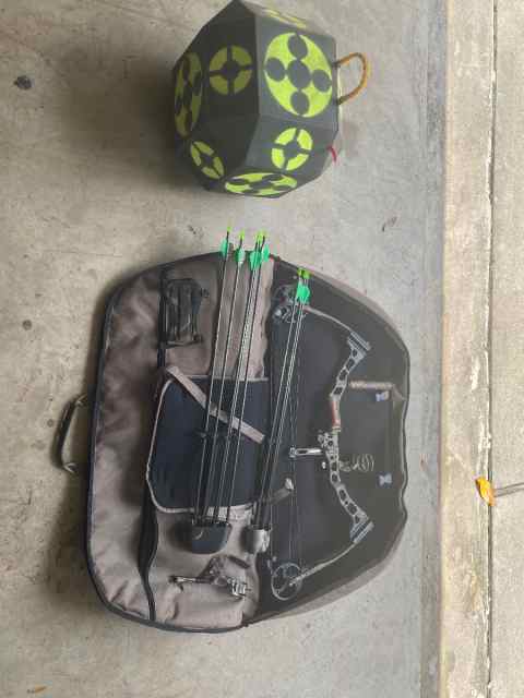 Mission Buck Master 70/29 Bow w/ accessories