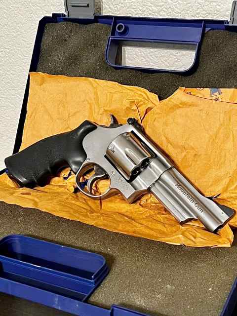 S&amp;W 625-9 Mountain Gun 4” barrel 45LC