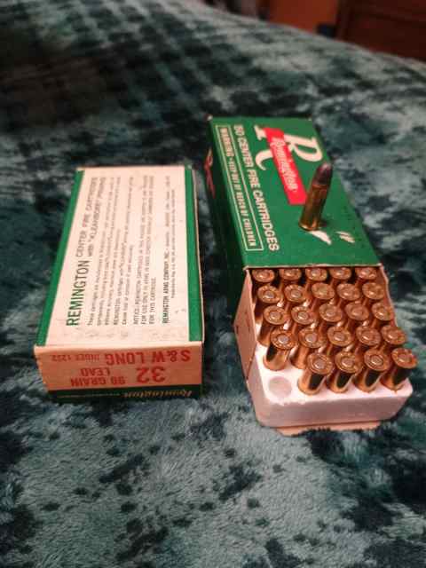 Vintage 32 long ammo Remington kleanbore
