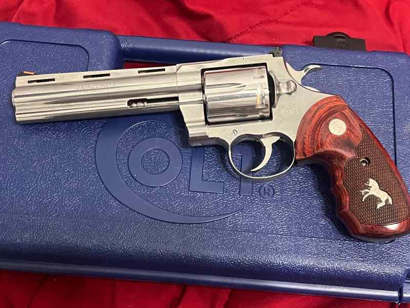 Colt Anaconda 44 Magnum 6 In Centerfire Revolve