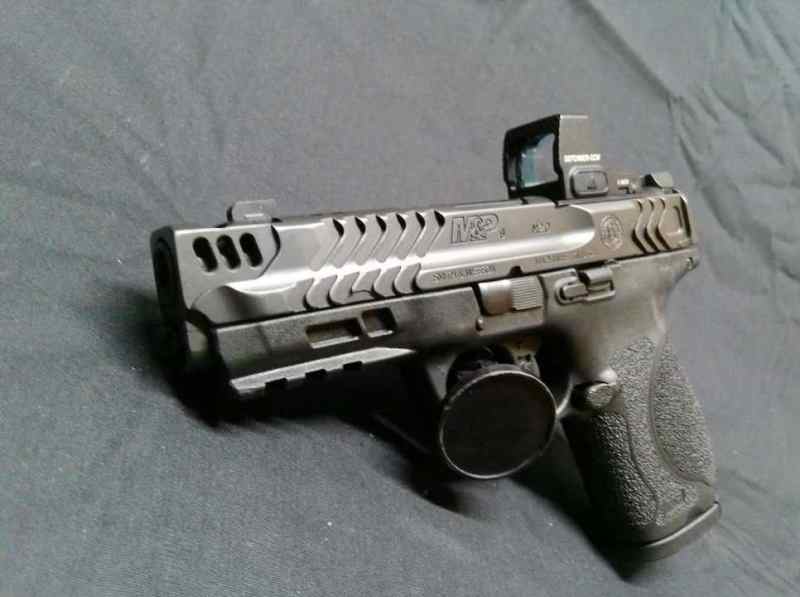 Smith &amp; Wesson M&amp;P92.0 Carry Comp PC w. Vortex Def