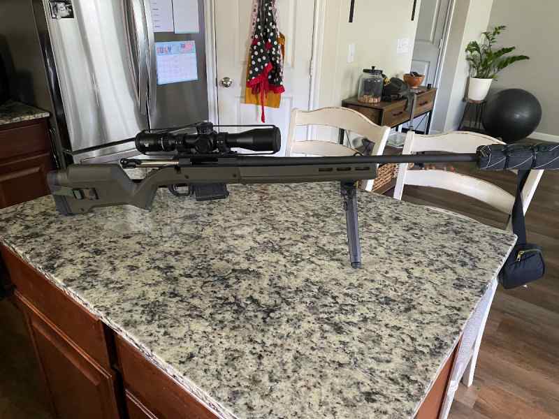 Ruger American predator 6.5 cr + Magpul furniture 