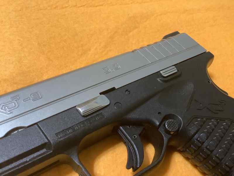Springfield XDS 9mm bitone and chromed