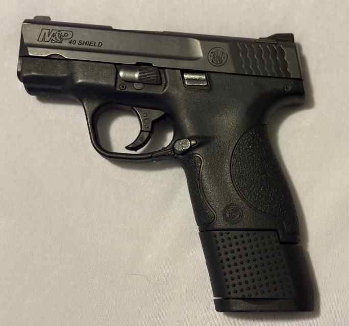 Smith and Wesson M&amp;P Shield