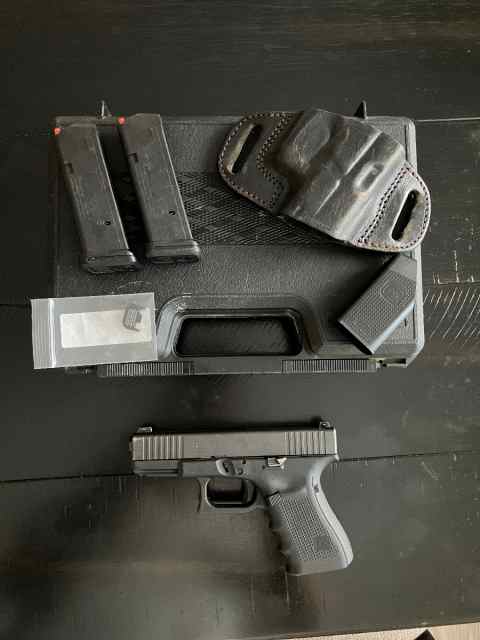 Glock 19 Gen 4 FS Summer Special 9MM Bundle 