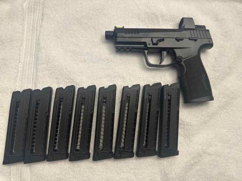 Sig P322 22lr Pistol Romeo Zero Elite 8 Mags