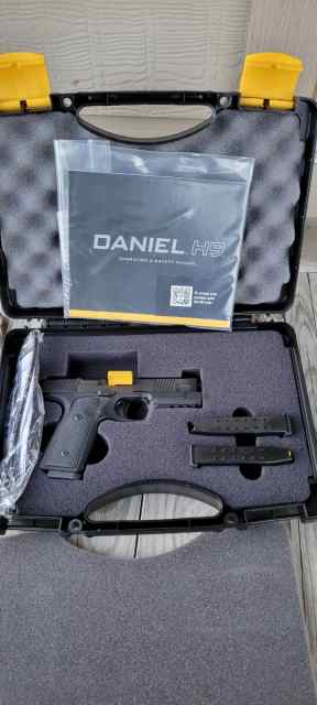 Daniel Defense H9 - basically new