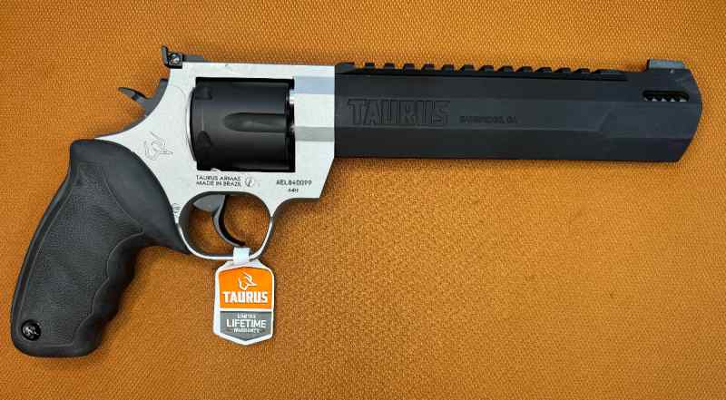 EW IN BOX-Taurus Raging Hunter Deluxe 44Mag w/case